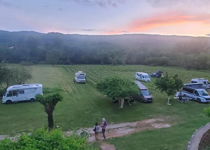 Purple Eye Camp & Winery * Podgorica